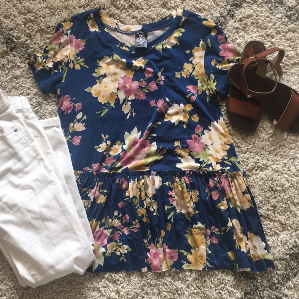 Agnes & Dora relaxed ruffle top